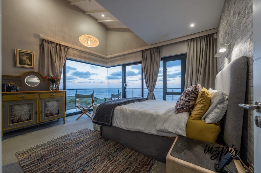 4 Bedroom Property for Sale in Village On Sea Western Cape